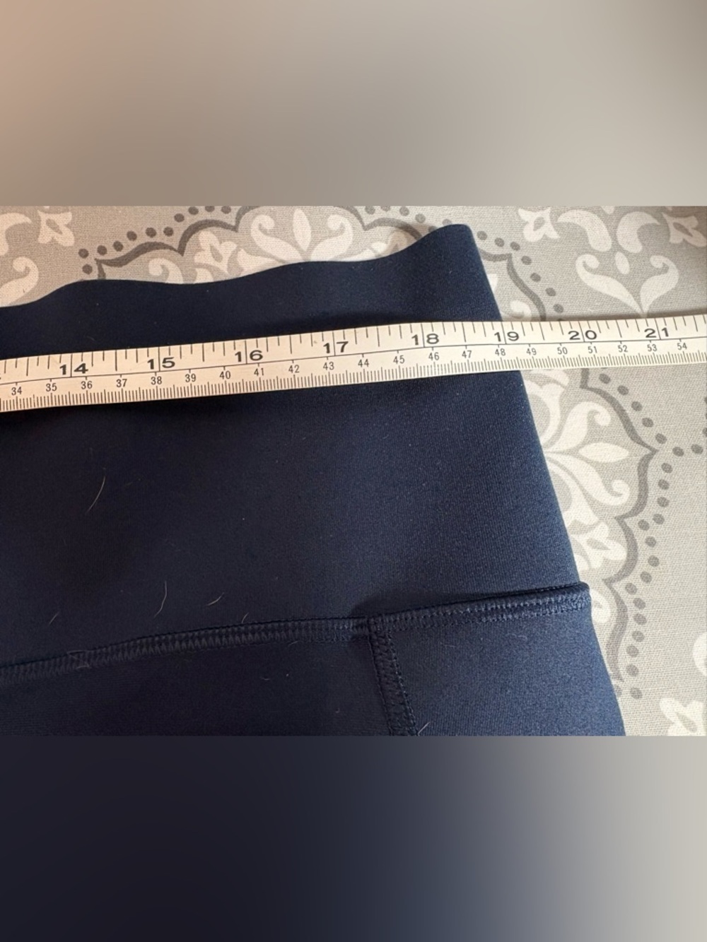 Old Navy Active Elevate High-Waist Capri Leggings in Dark Blue - Picture 7 of 10